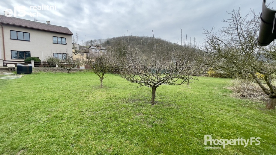 Prodej zahrady 380 m², Trmice - Koštov