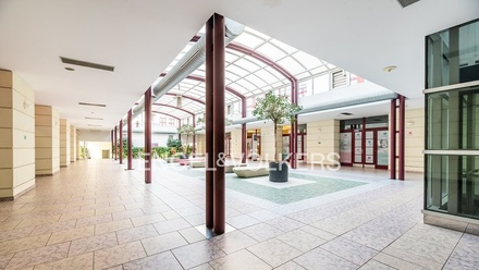 Pronájem kanceláře 321 m², Praha - Karlín