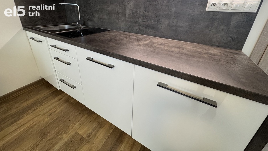 Pronájem byty 1+kk, 30 m² - Opava