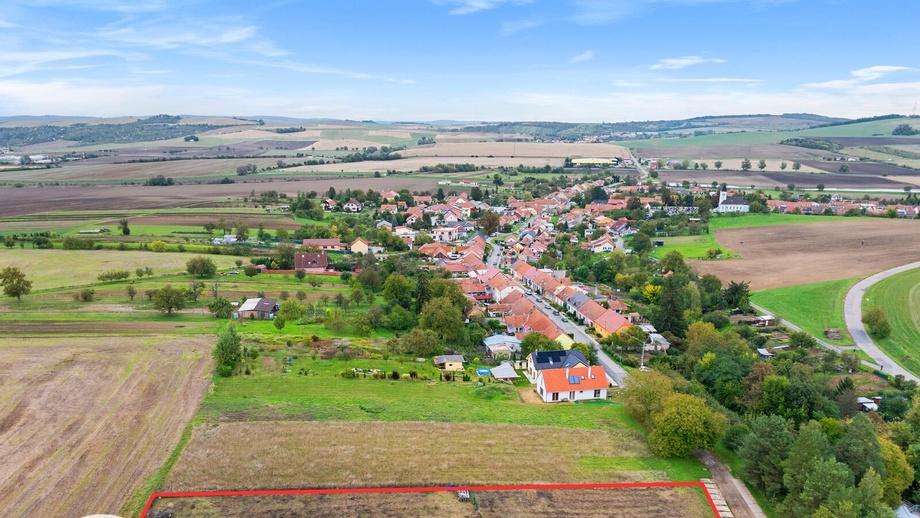 Prodej stavebního pozemku 1 184 m², Hodějice