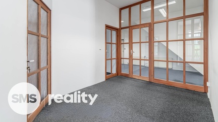 Pronájem obchodního prostoru 450 m², Troubsko