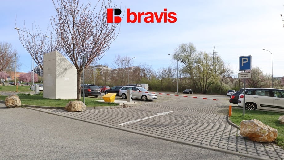 Pronájem garážové stání, 12 m² - Brno - Líšeň