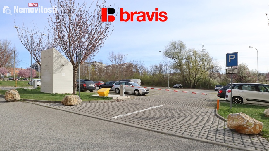 Pronájem garážového stání 12 m², Brno - Líšeň