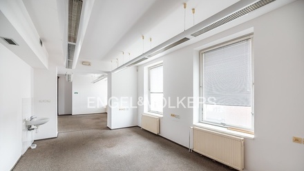 Pronájem skladu 1 767 m², Hořice