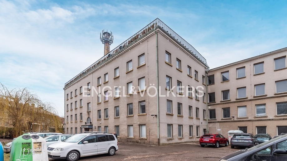 Pronájem skladu 1 767 m², Hořice