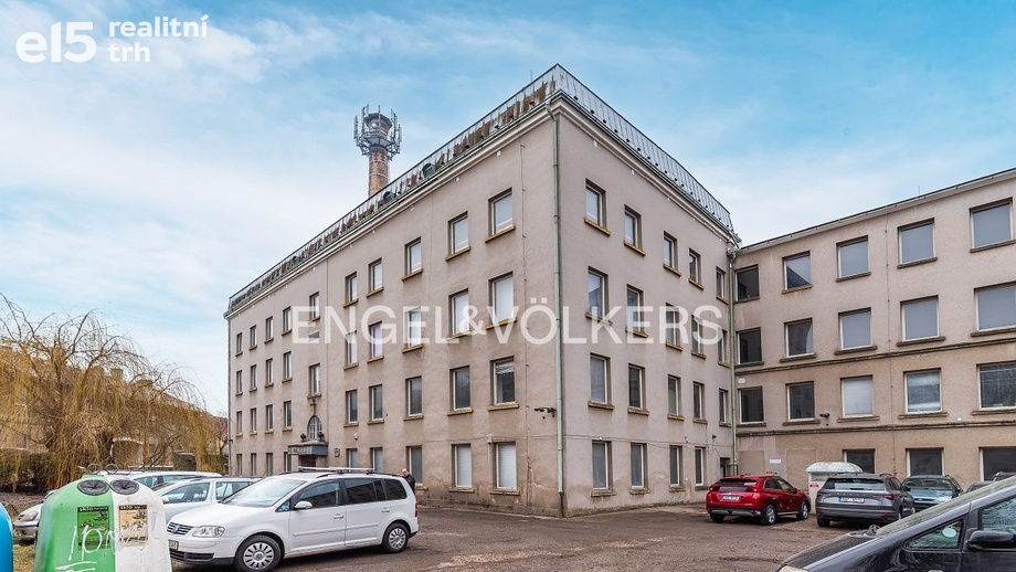 Pronájem skladu 1 767 m², Hořice