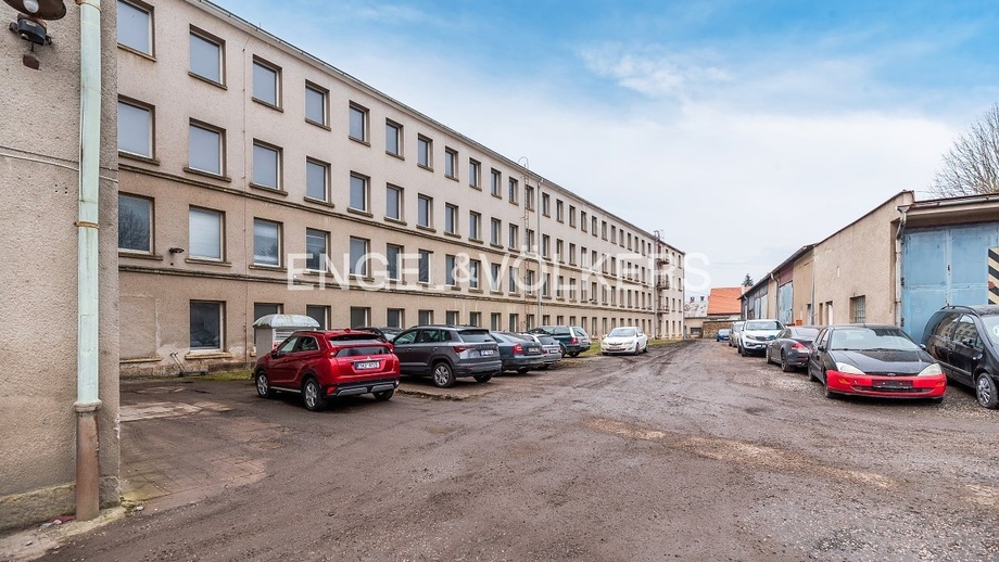 Pronájem skladu 4 385 m², Hořice