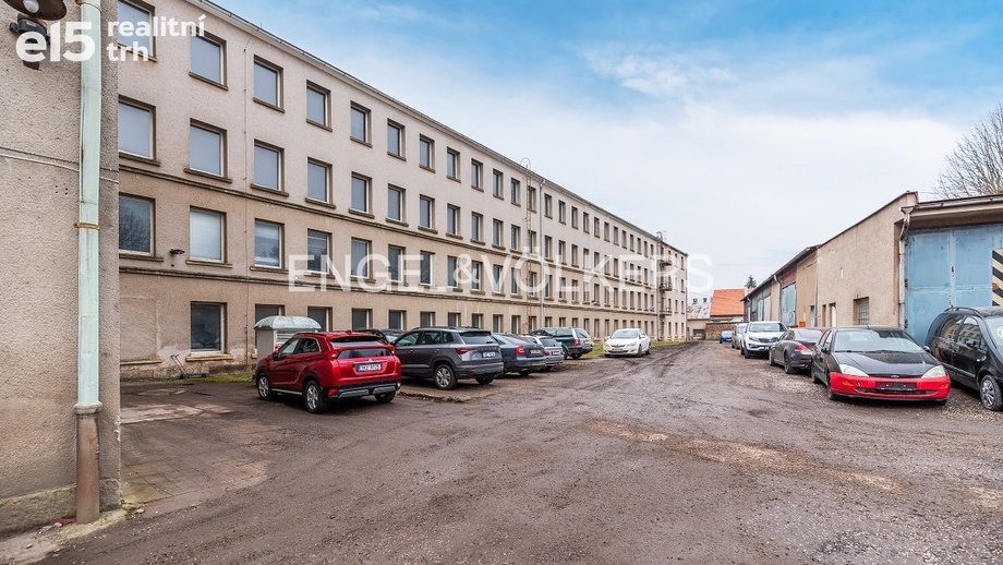 Pronájem skladu 4 385 m², Hořice
