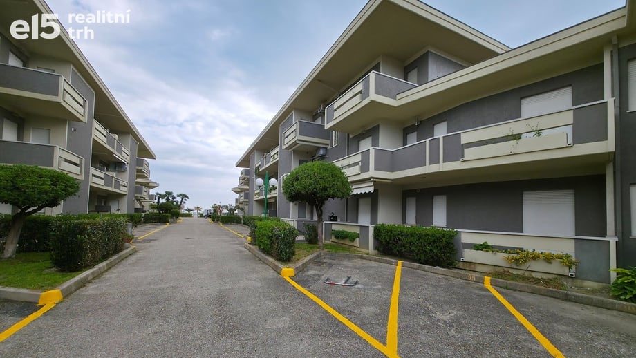 Prodej byty 2+kk, 32 m² -