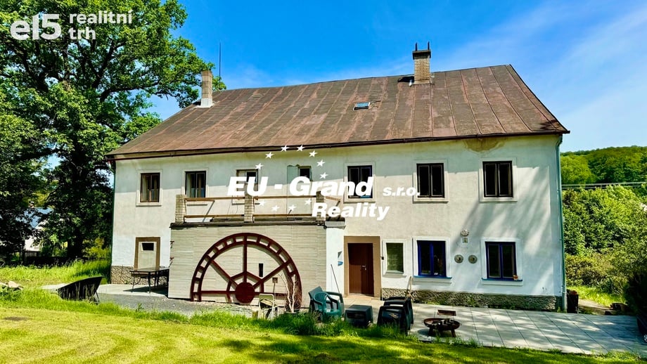 Prodej rodinného domu 385 m², Dolní Podluží