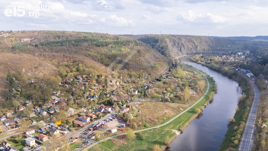 Prodej specifického pozemku 5 450 m², Praha - Zbraslav