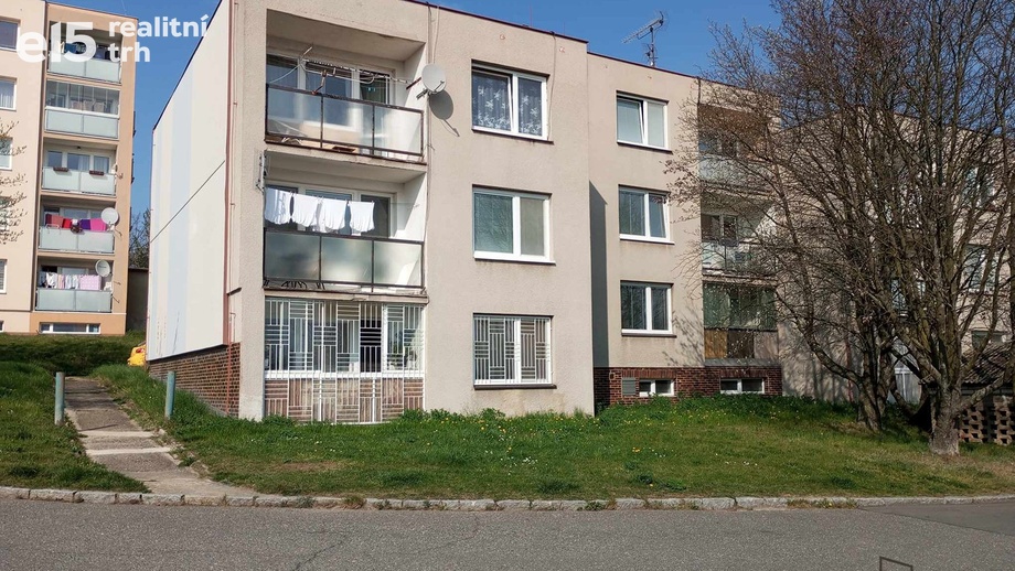 Pronájem byty 3+1, 80 m² - Slaný