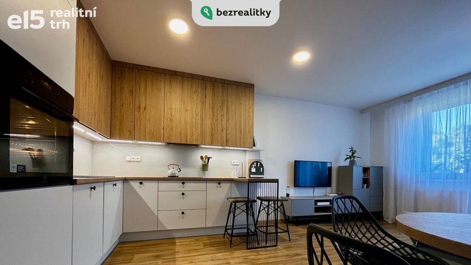 Prodej byty 2+kk, 68 m² - Neslovice