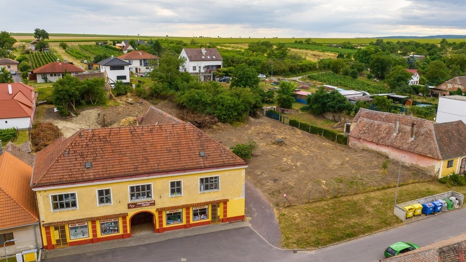 Prodej obchodního prostoru 529 m², Šatov