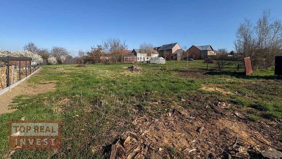 Prodej stavebního pozemku 932 m², Bezměrov