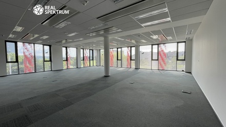 Pronájem kanceláře 572 m², Brno - Medlánky