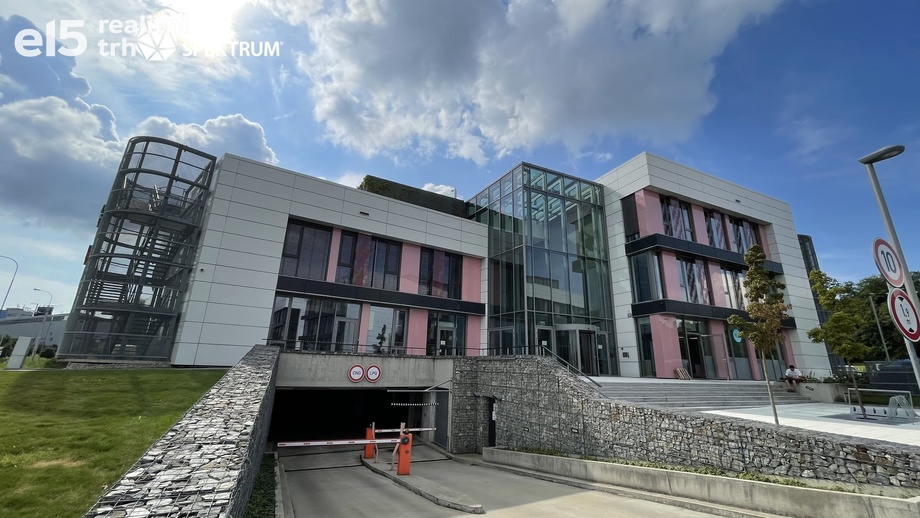 Pronájem kanceláře 572 m², Brno - Medlánky