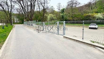 Pronájem garážového stání 12 m², Praha - Vysočany