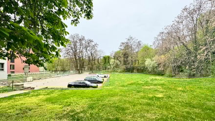 Pronájem garážového stání 12 m², Praha - Vysočany