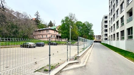 Pronájem garážového stání 12 m², Praha - Vysočany