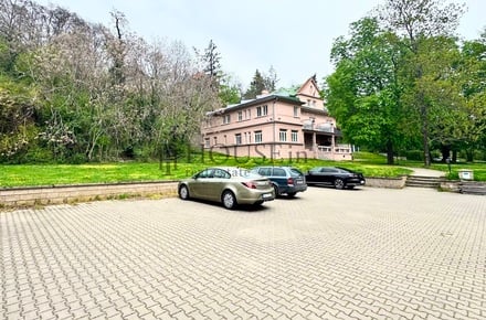 Pronájem garážového stání 12 m², Praha - Vysočany