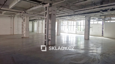 Pronájem skladu 450 m², Zlín