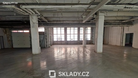 Pronájem skladu 450 m², Zlín