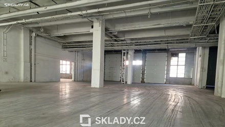 Pronájem skladu 450 m², Zlín