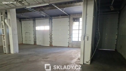 Pronájem skladu 450 m², Zlín