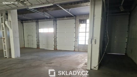 Pronájem skladu 450 m², Zlín