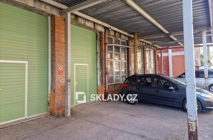 Pronájem skladu 450 m², Zlín