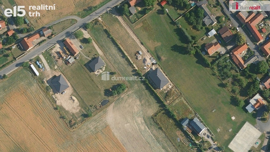 Prodej stavebního pozemku 2 295 m², Oleška