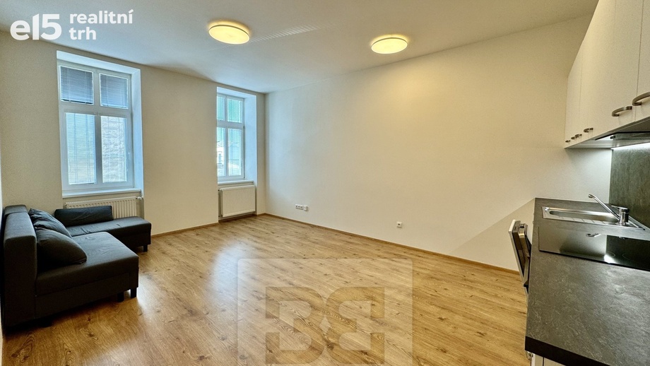 Pronájem byty 2+kk, 60 m² - Brno - Trnitá