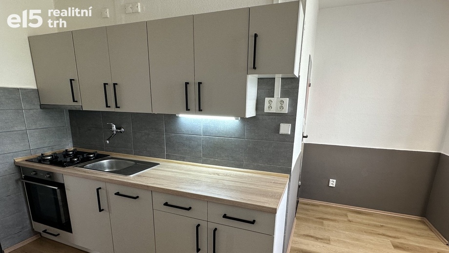 Pronájem byty 2+1, 63 m² - Trutnov