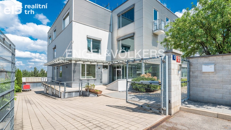 Pronájem kanceláře, 177 m² - Praha - Záběhlice