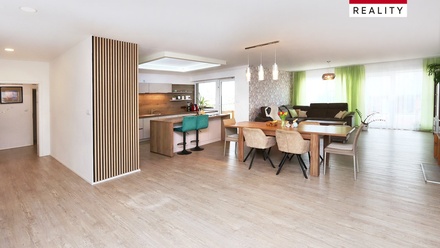 Prodej rodinného domu 431 m², Strachotice