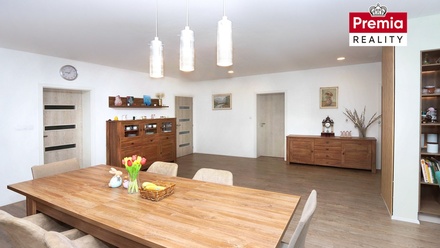 Prodej rodinného domu 431 m², Strachotice