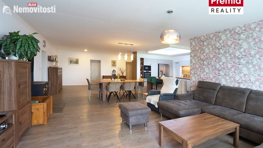 Prodej rodinného domu 431 m², Strachotice