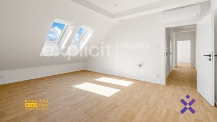 Prodej bytu 3+kk 59 m², Hostovlice