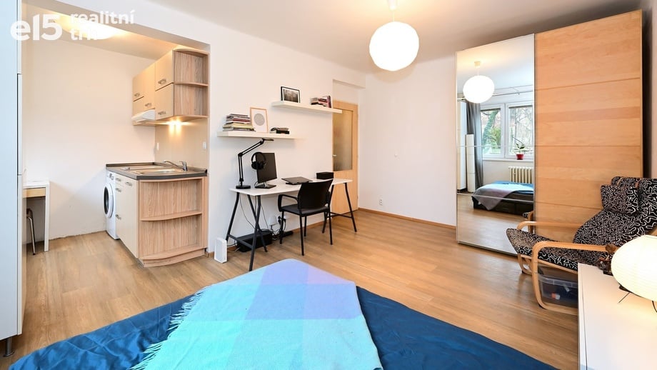 Pronájem byty 1+kk, 26 m² - Praha - Holešovice