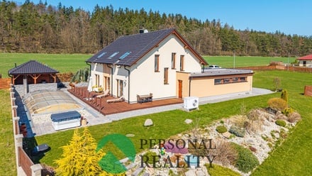 Prodej rodinného domu 236 m², Háje