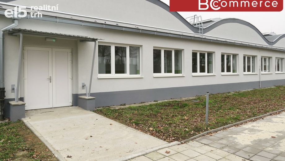 Pronájem sklady, 1 100 m² - Holubice