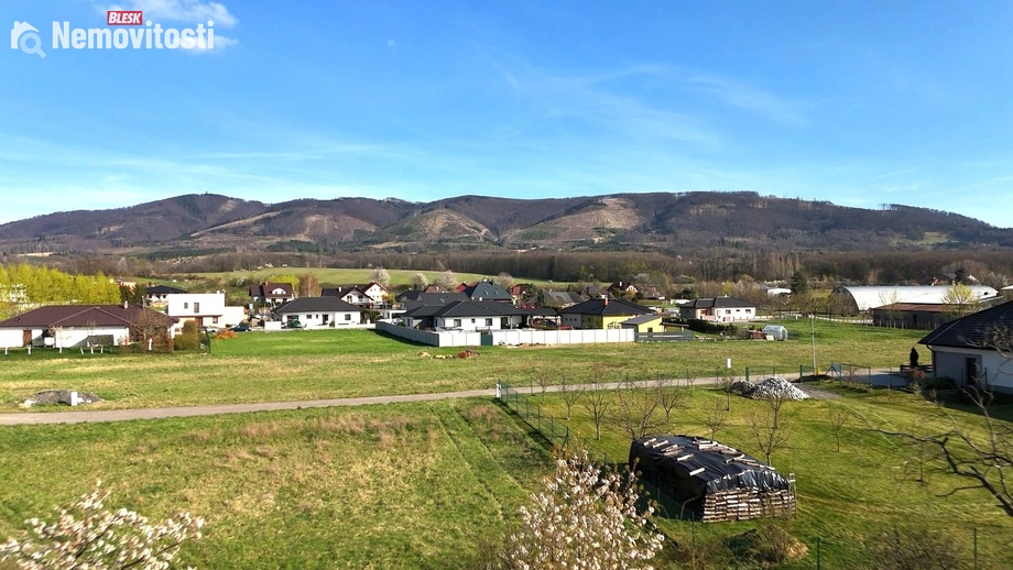 Prodej stavebního pozemku 1 094 m², Loukov