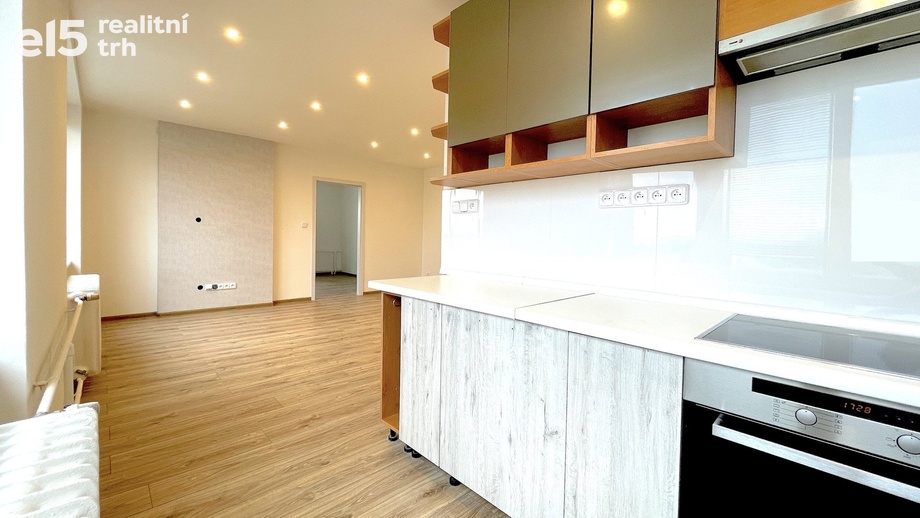 Pronájem byty 2+kk, 57 m² - Hradec Králové - Slezské Předměstí