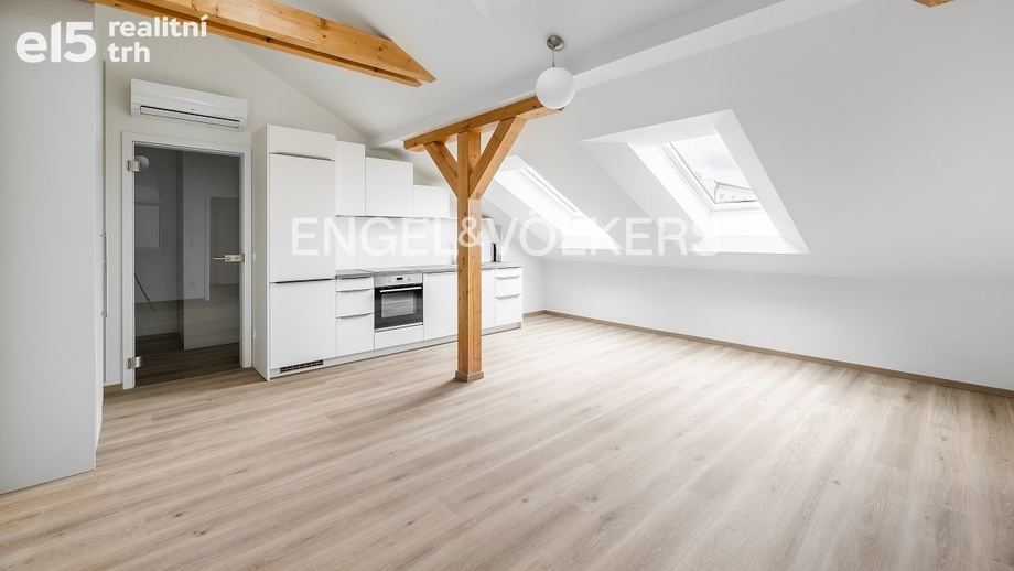 Pronájem byty 2+kk, 63 m² - Praha - Nové Město