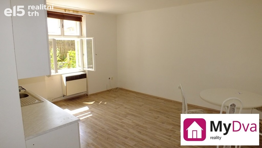Pronájem byty 1+kk, 32 m² - Znojmo