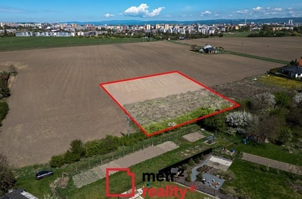 Prodej stavebního pozemku 3 888 m², Olomouc - Nemilany