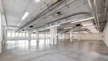 Pronájem výrobního prostoru 1 100 m², Praha - Braník
