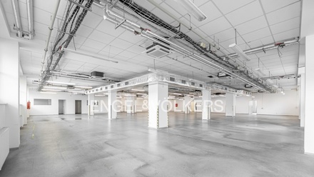 Pronájem výrobního prostoru 1 100 m², Praha - Braník