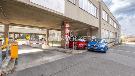 Pronájem výrobního prostoru 1 100 m², Praha - Braník